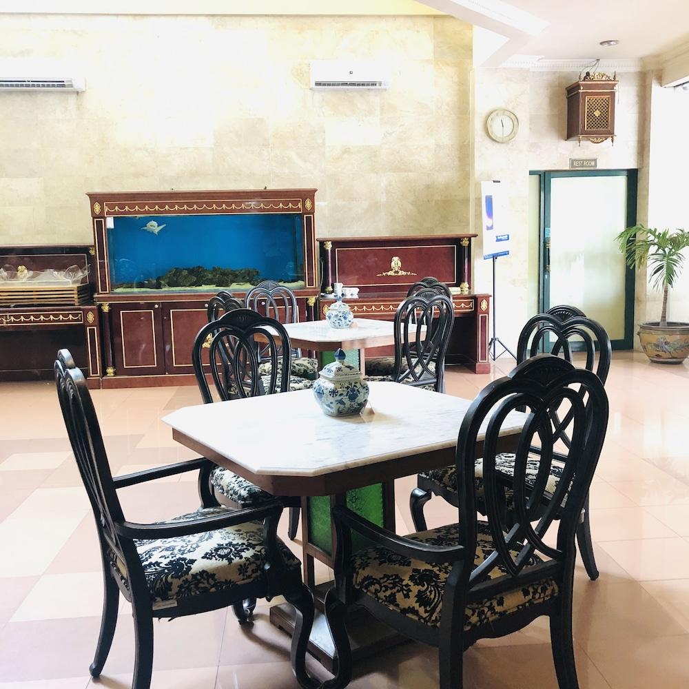 Hotel Indah Palace Solo Dış mekan fotoğraf