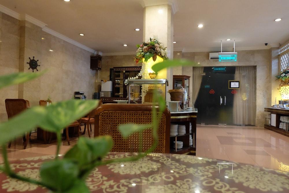 Hotel Indah Palace Solo Dış mekan fotoğraf