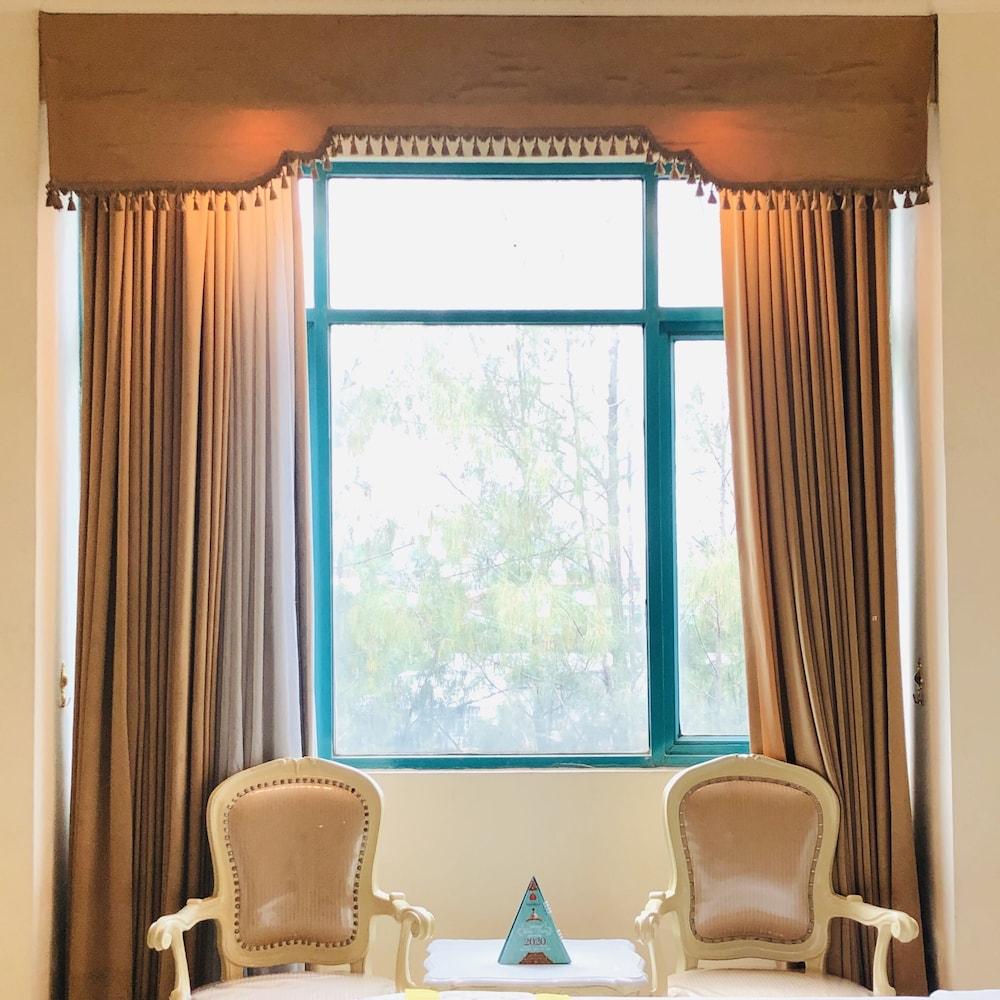 Hotel Indah Palace Solo Dış mekan fotoğraf