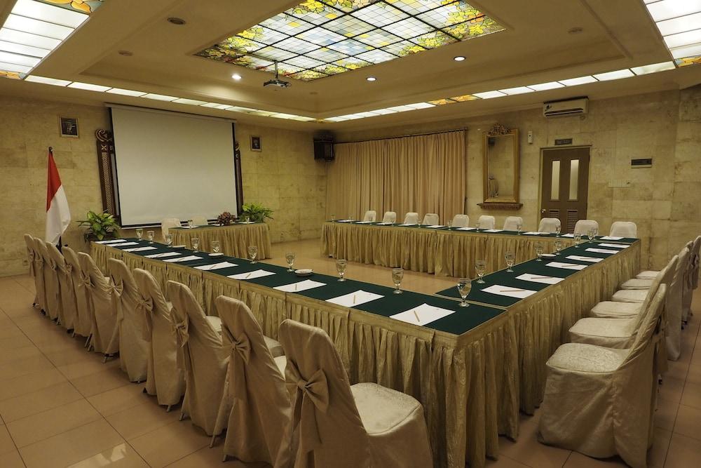 Hotel Indah Palace Solo Dış mekan fotoğraf