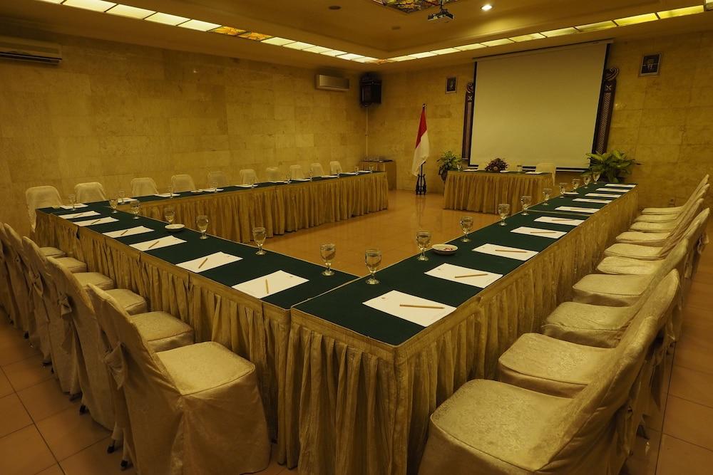 Hotel Indah Palace Solo Dış mekan fotoğraf