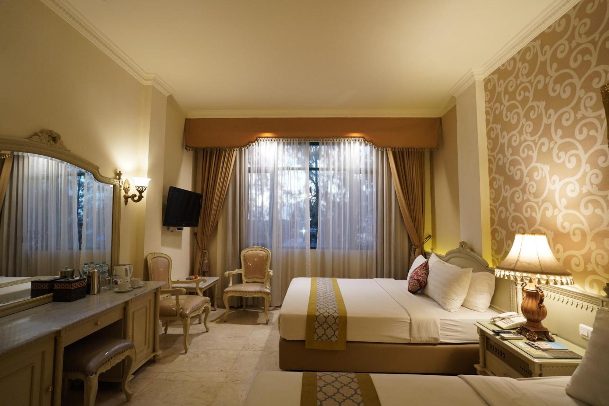 Hotel Indah Palace Solo Dış mekan fotoğraf