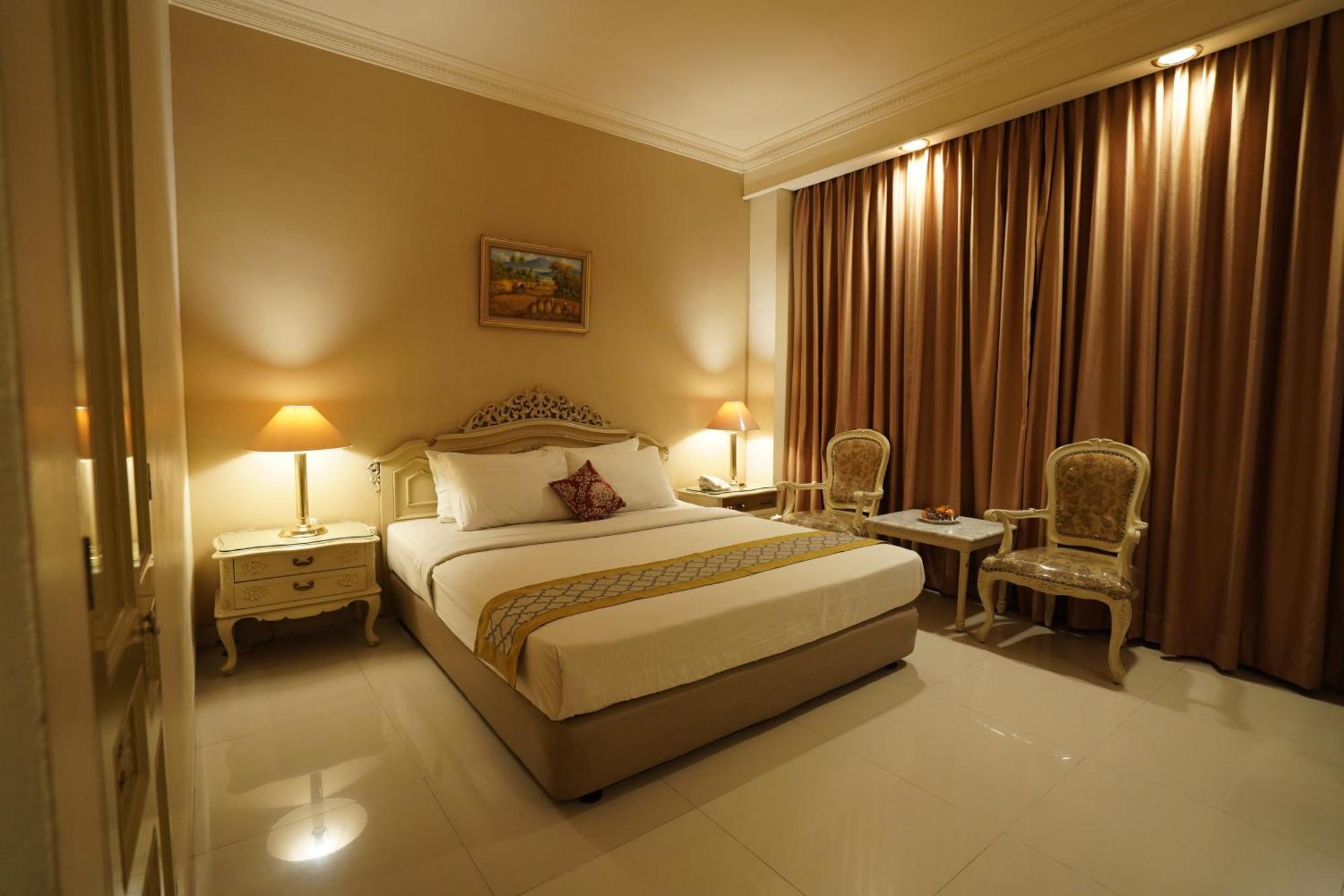 Hotel Indah Palace Solo Dış mekan fotoğraf